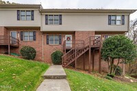 Building Photo - 2 Bdrm / 1.5 Bath Townhouse in Johnson Cit...