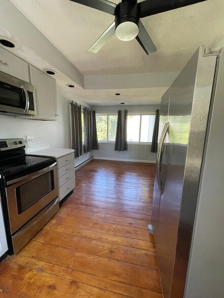 Building Photo - 56 Blucher St