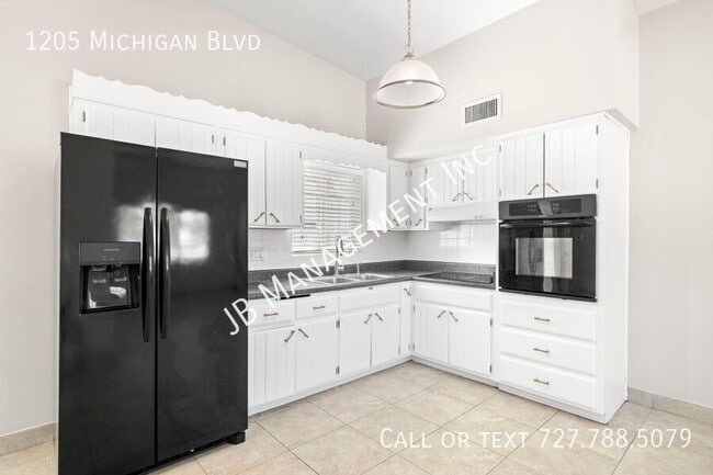 Building Photo - 1205 Michigan Blvd