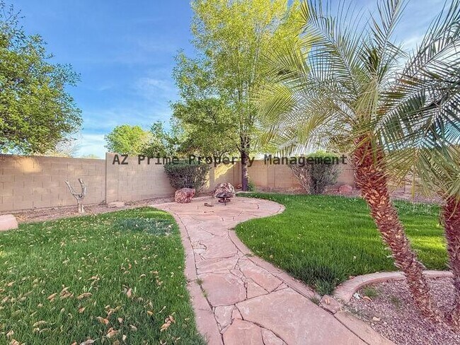 Building Photo - 10445 W Windsor Ave