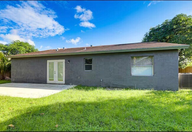 Building Photo - 6877 Athena Dr