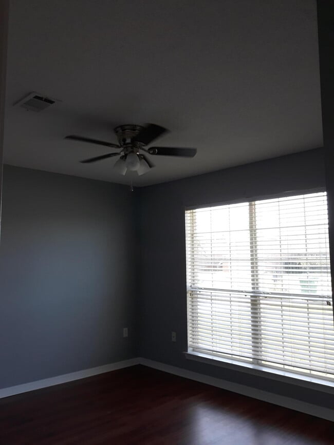 Building Photo - 8204 Cosica Blvd