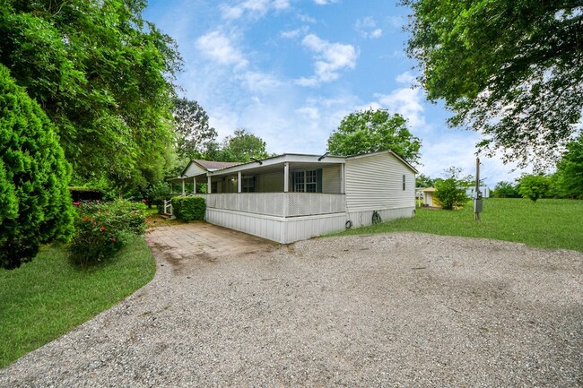 Building Photo - 18303 James Rd