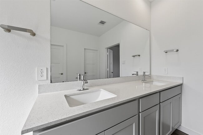 Building Photo - 13304 Big Sky Ct