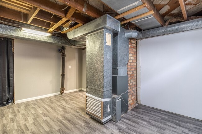 Building Photo - 1708 2nd Ave N