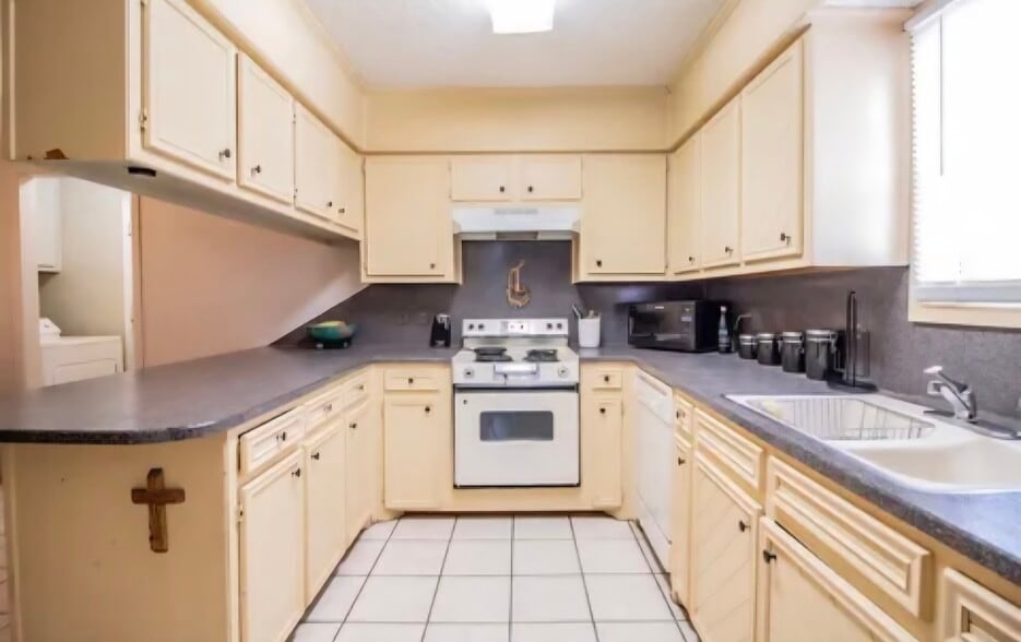 Building Photo - 2322 77th St