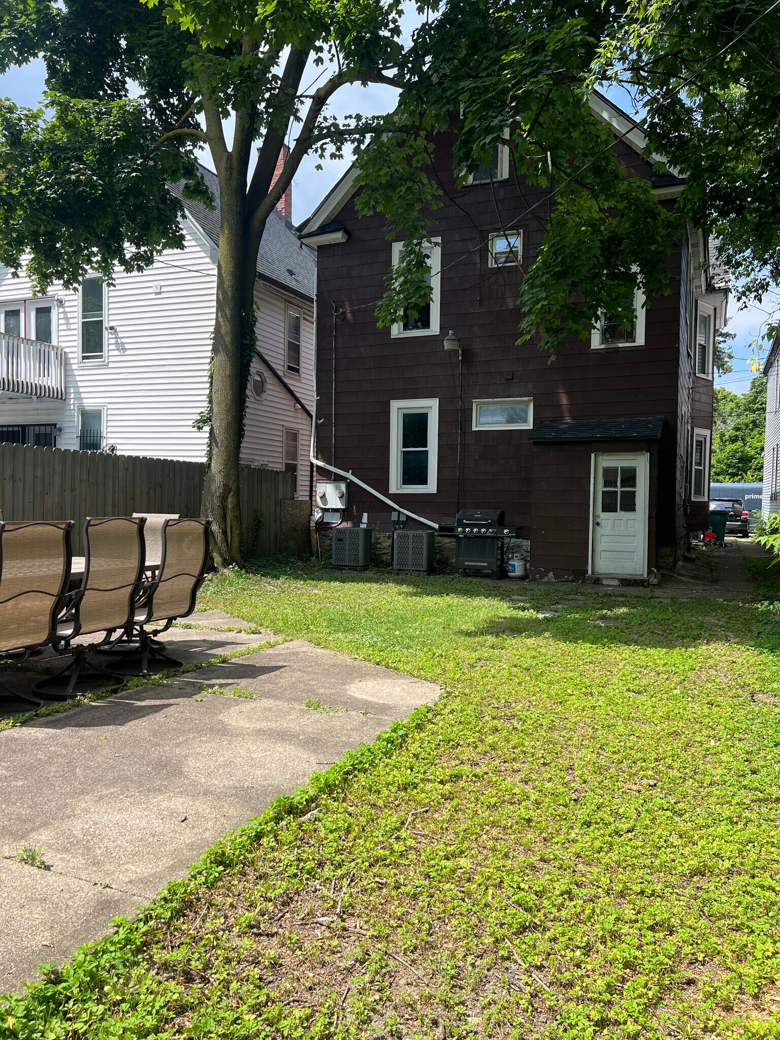 Building Photo - 1739 Amherst St