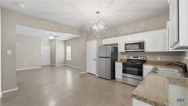 Building Photo - 107 Rosedale Ave