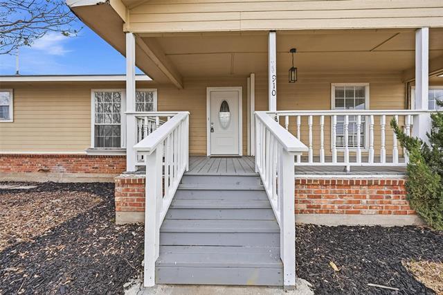 Building Photo - 910 N Powell Pkwy