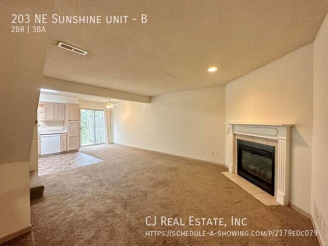Building Photo - 203 NE Sunshine St
