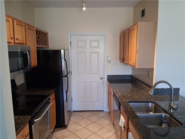 Building Photo - 4333 Dunwoody Park