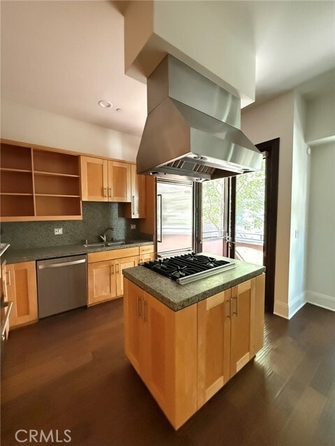 Building Photo - 2323 S Beverly Glen Blvd