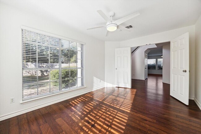 Building Photo - 15721 Ecorio Dr