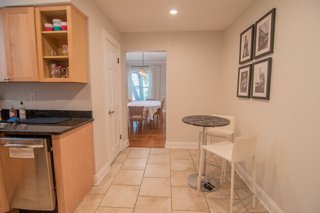 Building Photo - 5811 N Winthrop Ave