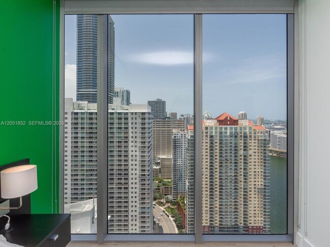 Building Photo - 1300 Brickell Bay Dr