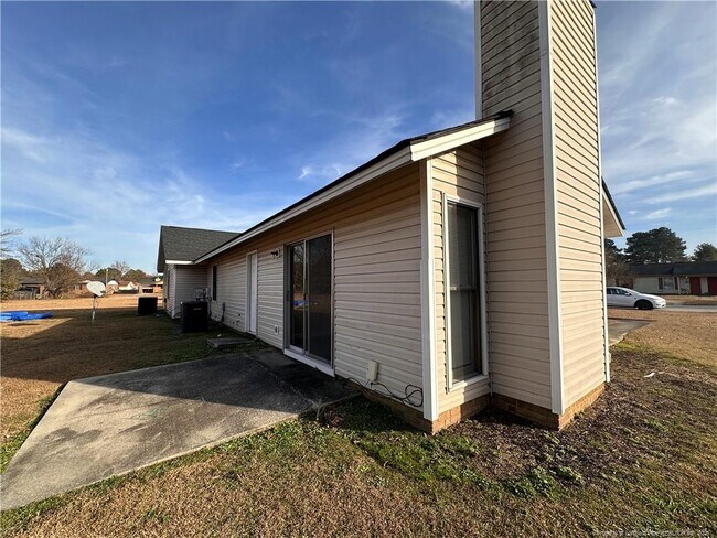 Building Photo - 6512 Wicklow Pl