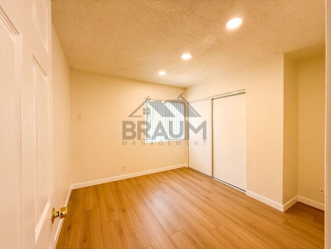 Building Photo - 13129 Oxnard St