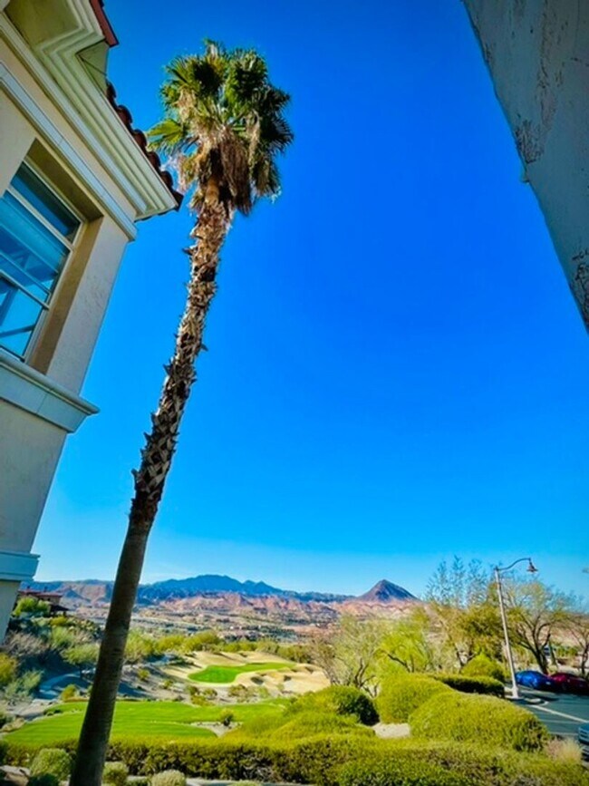 Building Photo - WONDERFULLY UPGRADED “GOLF VILLA” IN: GUAR...