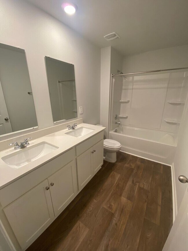 Building Photo - 407 Sea Breeze Dr