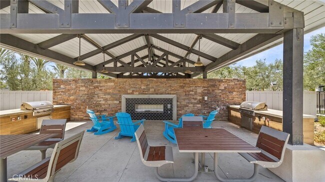 Building Photo - 16282 Meadowhouse Ave