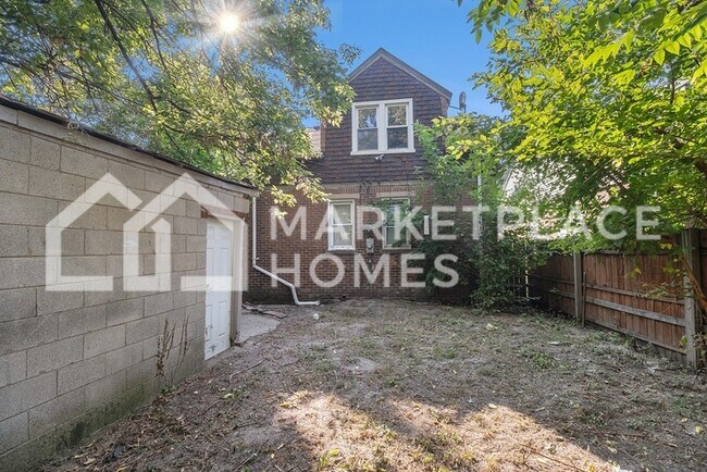 Building Photo - 20410 Hull St