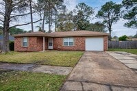 Building Photo - Charming 3 Bedroom Home in Pine Meadows – Prime Fort Walton Beach Location