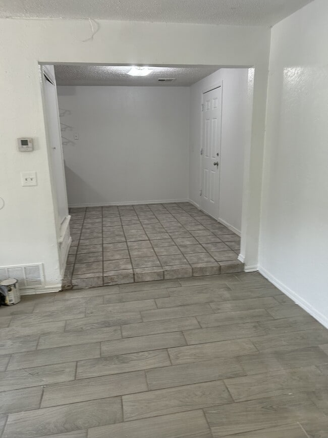 Building Photo - 1525 Marydale Ave