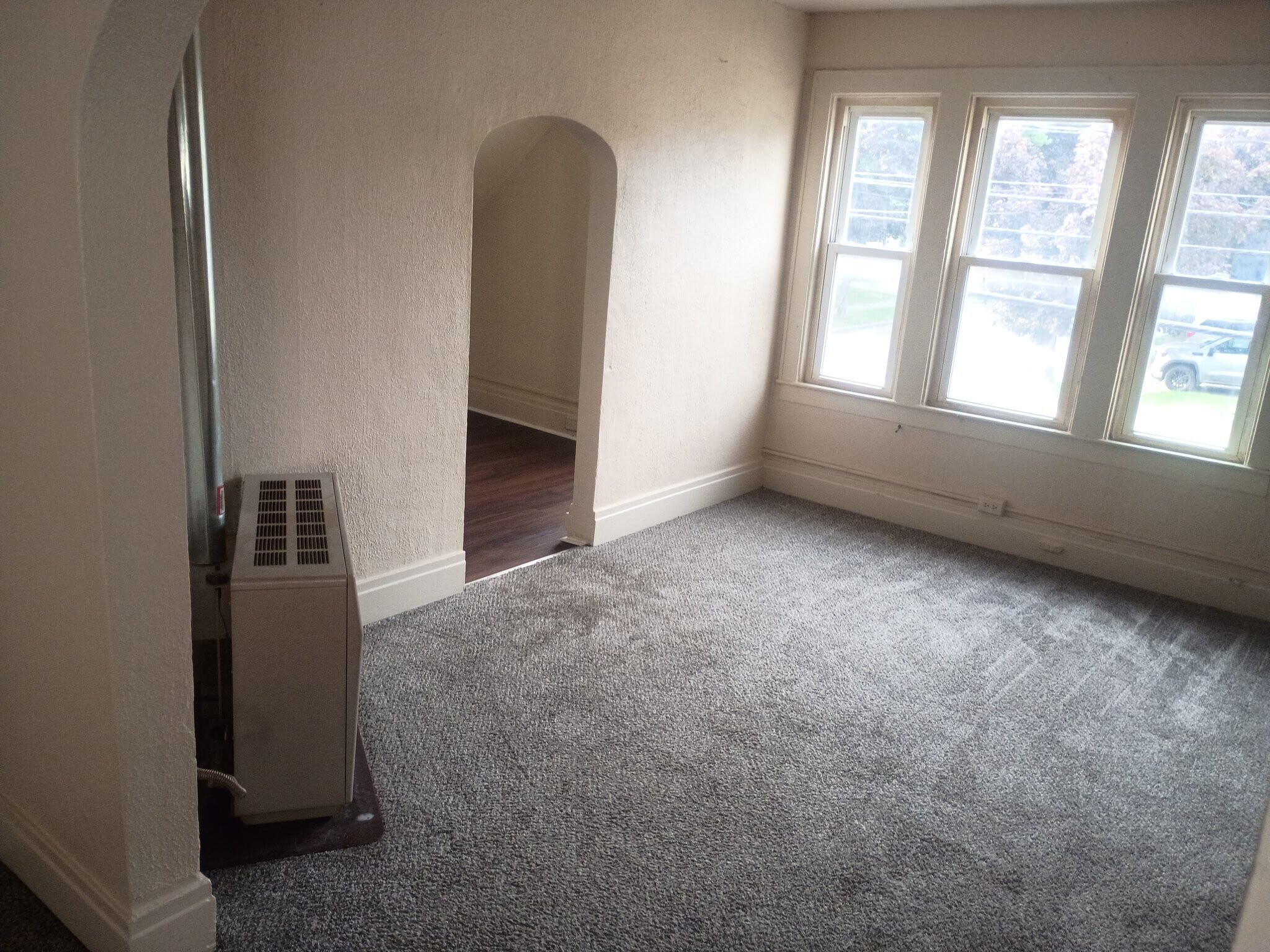 Building Photo - 347 Ludington St