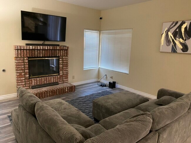 Building Photo - 16405 Kashiwa Way