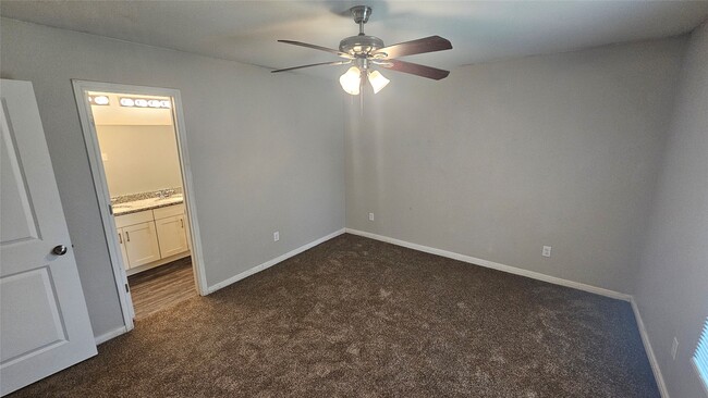 Building Photo - 14190 Green Wing Cir