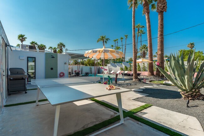 Building Photo - Retro Chic Oasis Saltwater Pool, Spa & Mnt...