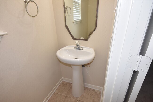 Building Photo - 1035 Junction Ct