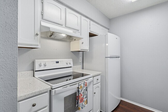 Building Photo - 6702 Everhart Rd