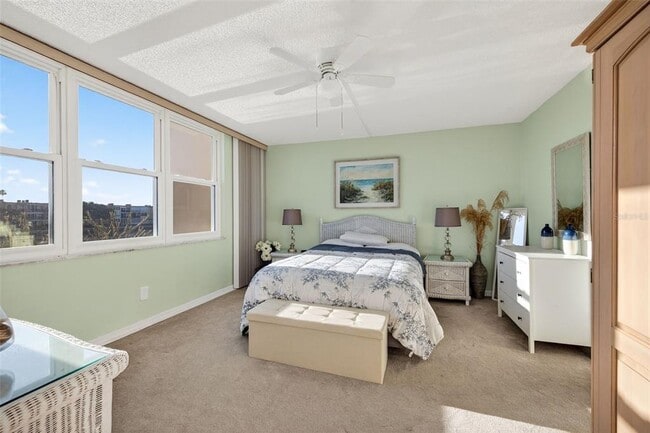 Building Photo - 7625 Sun Island Dr S