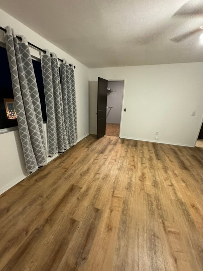 Building Photo - 8800 Cedros Ave