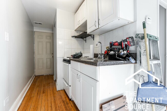 Building Photo - 4837 N Kimball Ave