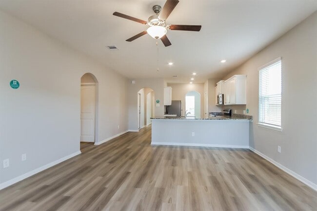 Building Photo - 25381 Cypress Bend Dr