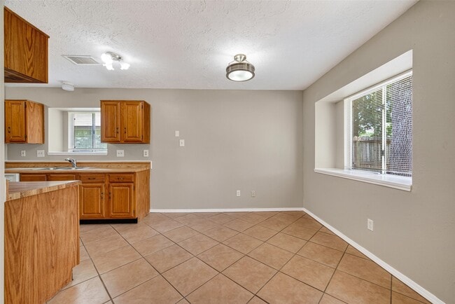 Building Photo - 14002 Kathi Lynn Ln