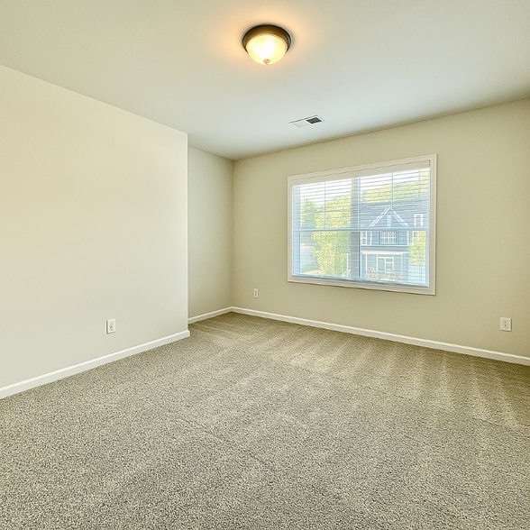 Building Photo - 1702 Dover Creek Ln