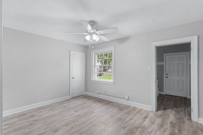 Building Photo - 815 Stafford St