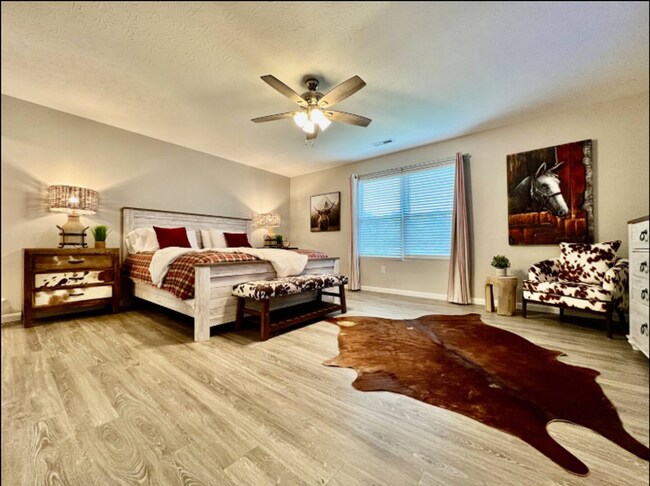 Building Photo - NEW Farmhouse Retreat Rustic decor and Cozy vibes!