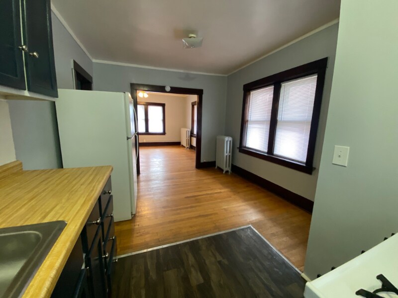 Building Photo - 1405 S 10th St