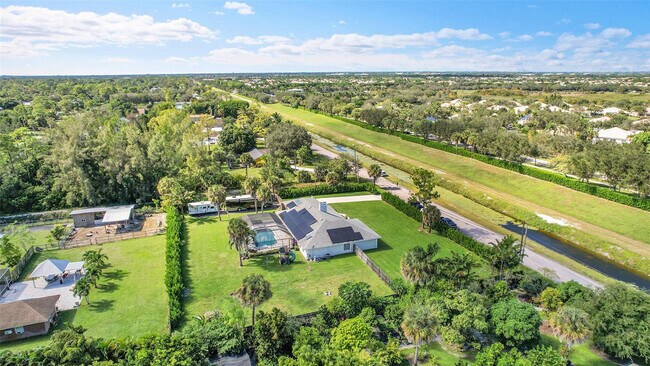 Building Photo - 8606 Arrowhead Dr