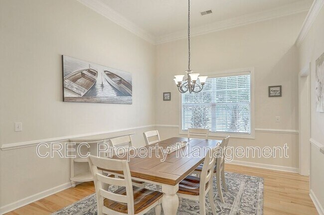 Building Photo - 1485 Oakhurst Dr