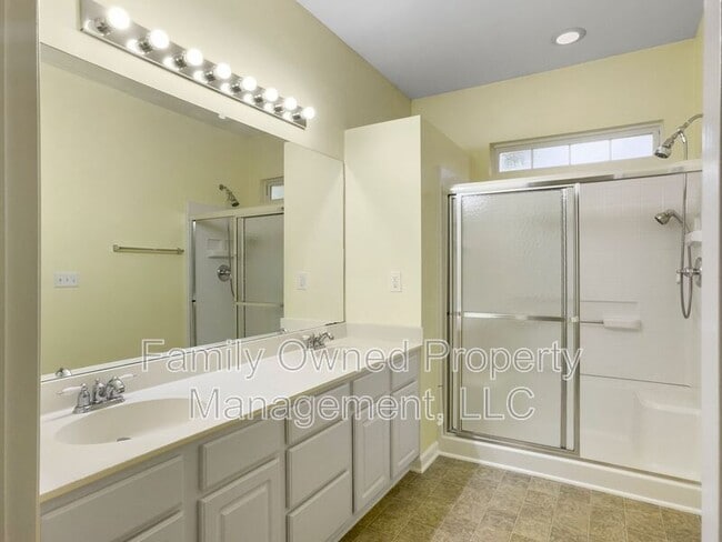 Building Photo - 8627 Grassy Oak Trail