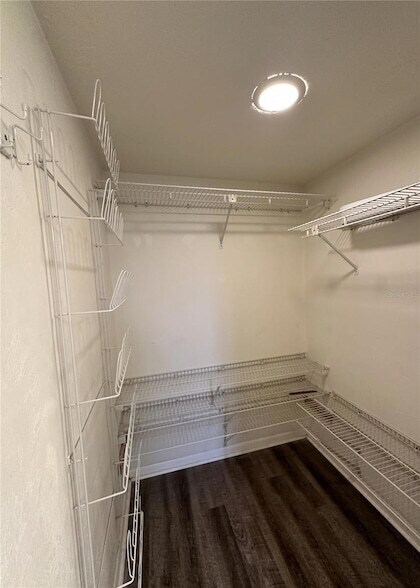 Building Photo - 13 Surrey Ct