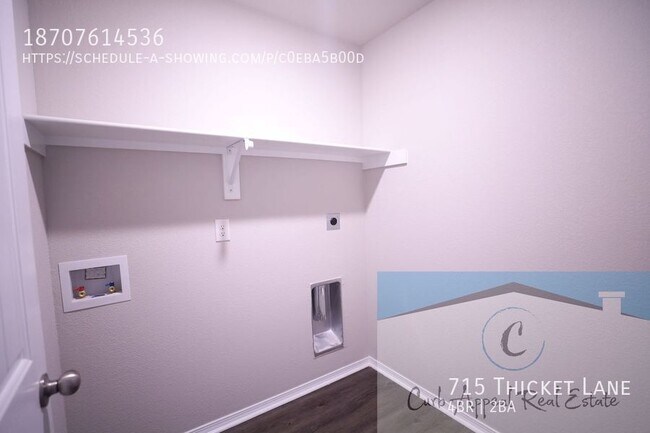 Building Photo - 715 Thicket Ln