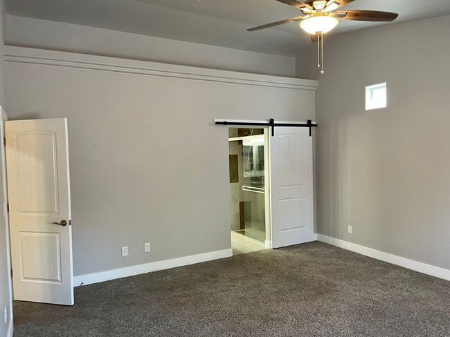 Building Photo - Beautiful 3 Bedroom Home in Gated Community!