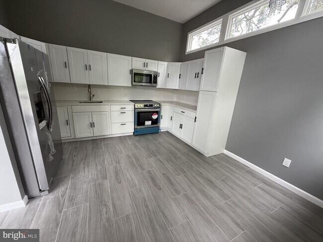 Building Photo - 178 Crosswicks Rd