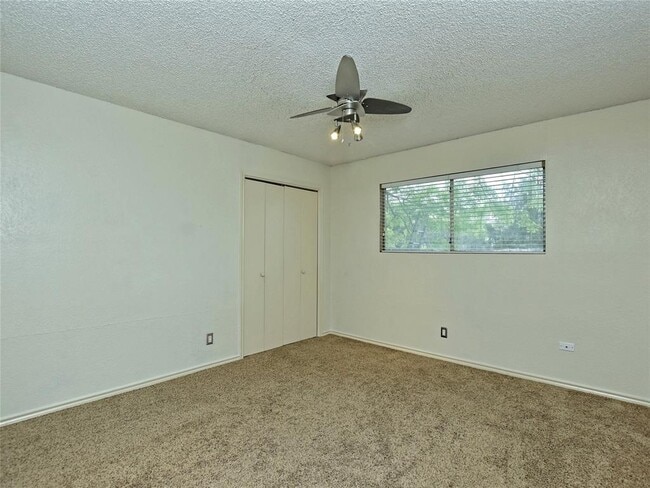 Building Photo - 415 Fantail Loop